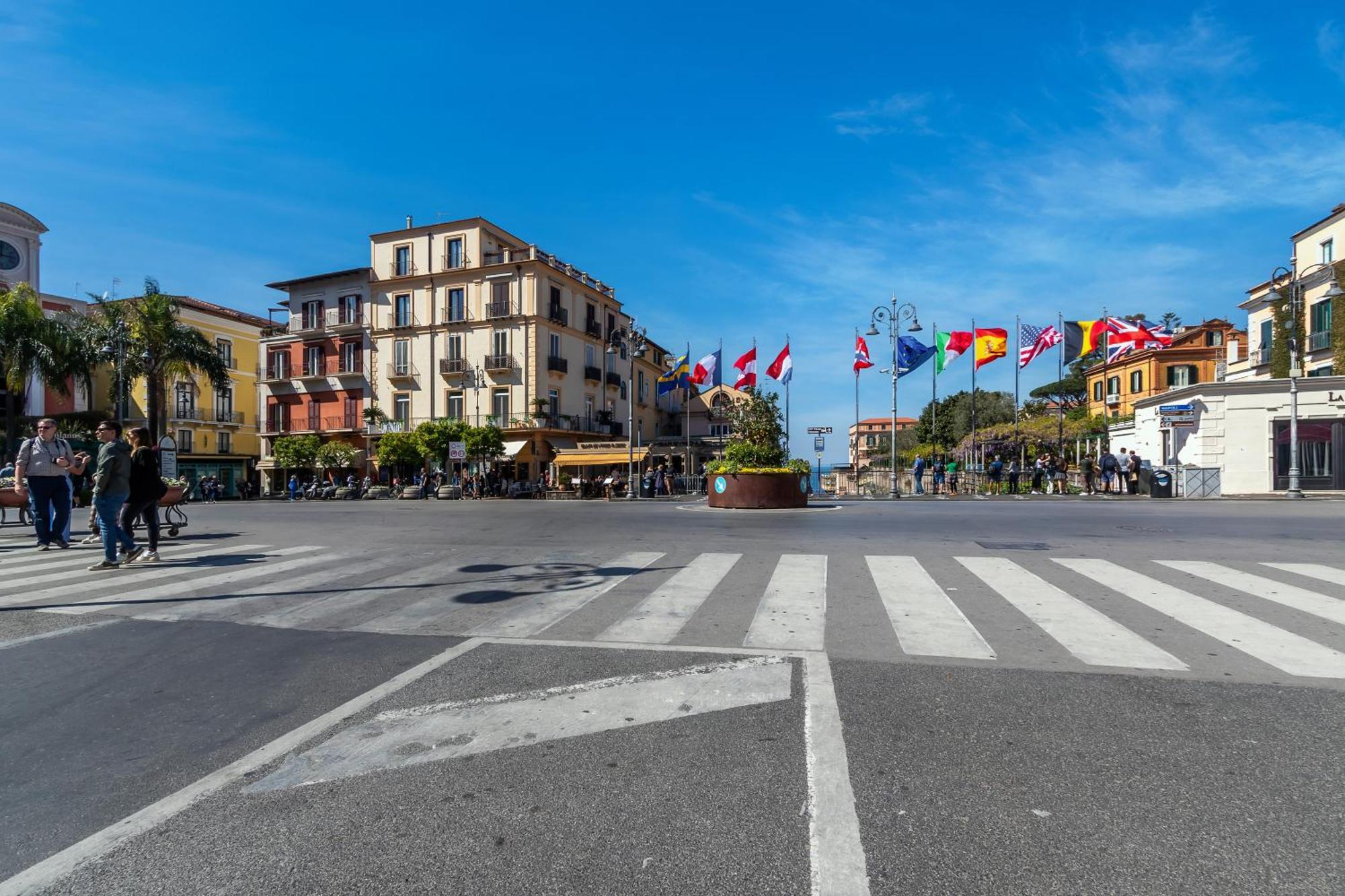 Lovelia: Sorrento Square Lovely Suite Exterior foto